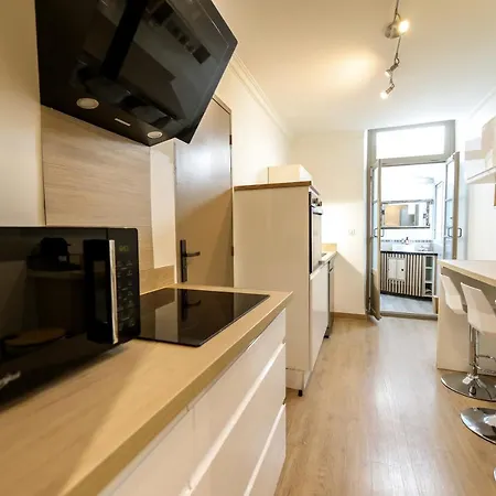 Le Lavandin, Spacieux Et Moderne P4, Centre Ville, Wifi Apartment Nîmes