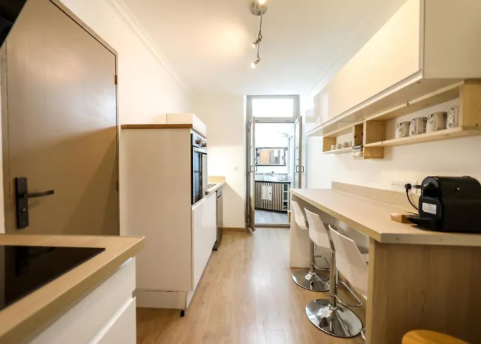 Le Lavandin, Spacieux Et Moderne P4, Centre Ville, Wifi Nimes