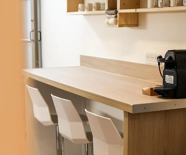 Apartment Le Lavandin, Spacieux Et Moderne P4, Centre Ville, Wifi *