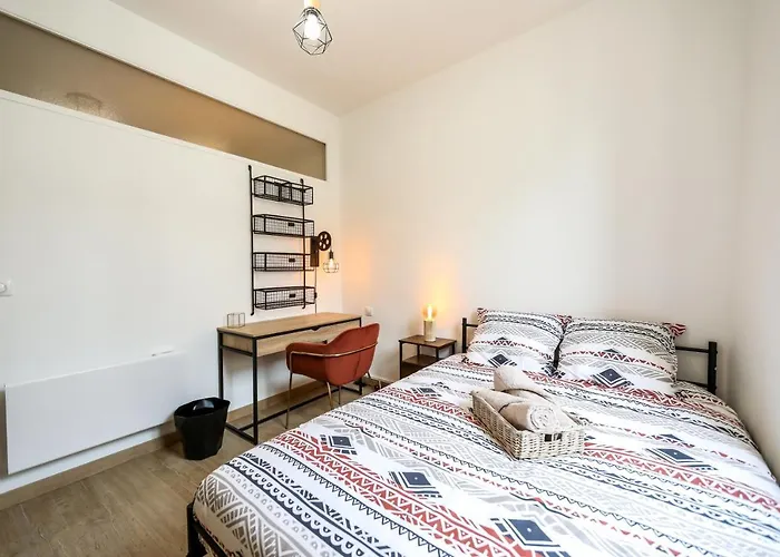 Apartment Le Lavandin, Spacieux Et Moderne P4, Centre Ville, Wifi Nimes